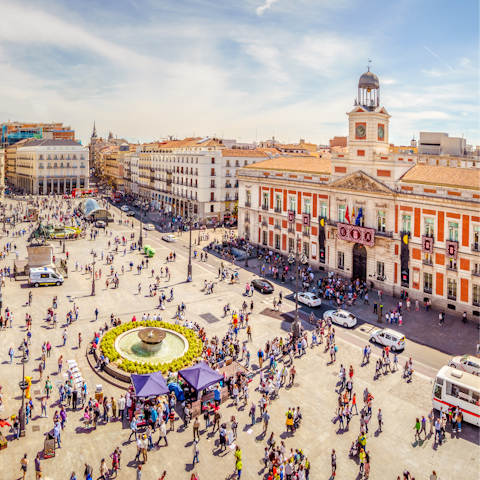 Discover the city of Madrid with your base just a fifteen-minute metro ride away from Plaza Mayor