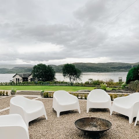 Gather round the fire pit for cosy evenings under the stars