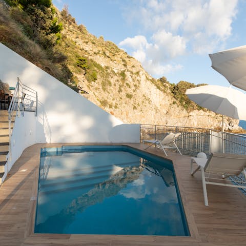 Cool off in the panoramic private pool