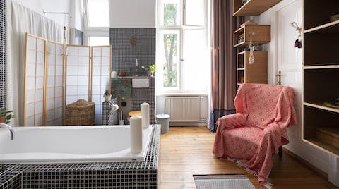 Enjoy a long, candle-lit soak in the bath tub