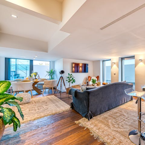 Relax in style in this sophisticated penthouse
