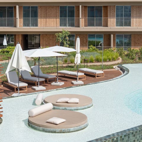 Cool off from the Algarve sun in the shared infinity pool