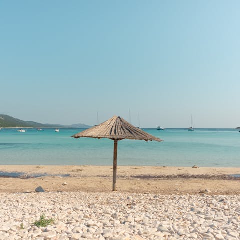 Splash along the shore of Plage de la Gaillarde – it's 2 kilometres away