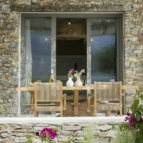 Enjoy an alfresco meal on the shared veranda