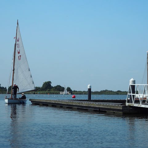 Have fun racing speedboats in Lowestoft – it's a fifteen-minute drive