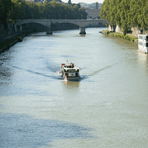 Experience the beauty of Rome from the River Tiber – moments away