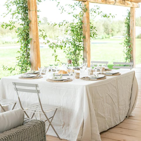 Dine alfresco on the terrace – linguine alle vongole, anyone?