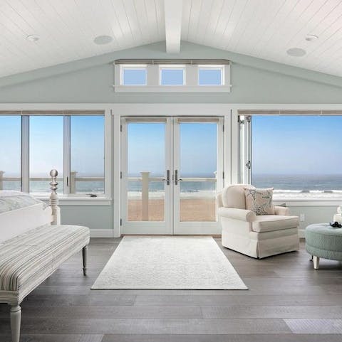 Wake up to beautiful vistas and the sweet sound of crashing waves