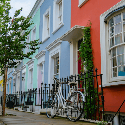 Head into nearby Notting Hill for an afternoon coffee