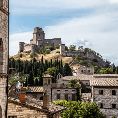 Explore beautiful Umbria, including nearby Perugia and its medieval Priori Palace