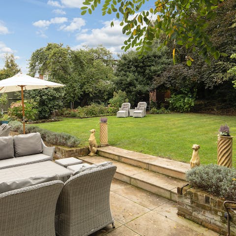 Soak up the sunshine in the large, beautiful garden