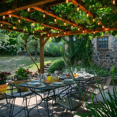 Enjoy long meals Italian style under the pergola