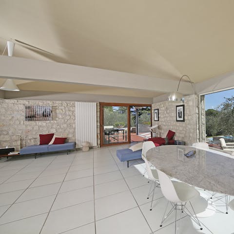 A spacious living area for games nights