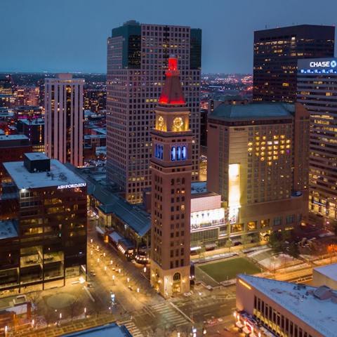 Head over the river to the bright lights of Downtown, just a four-minute drive or half-an-hour stroll