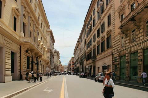 Explore Prati's elegant streets lined with boutiques and trattorias, a twenty-minute walk