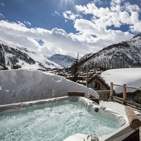 Savour incredible views while soaking in the hot tub