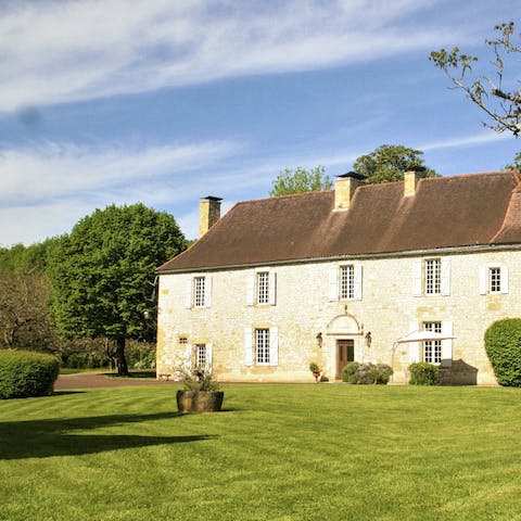Extraordinary surroundings in the French countryside
