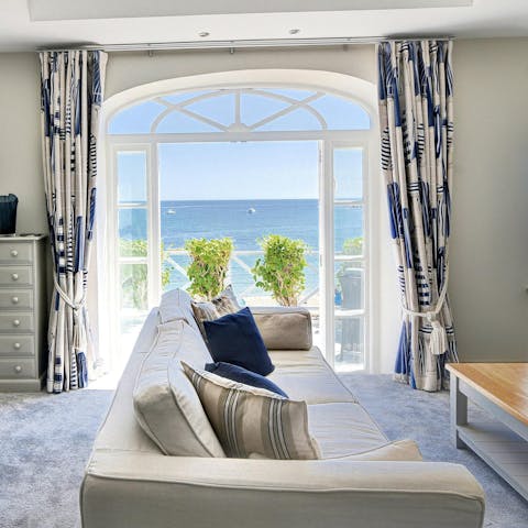 Listen to the sound of the waves from the living room