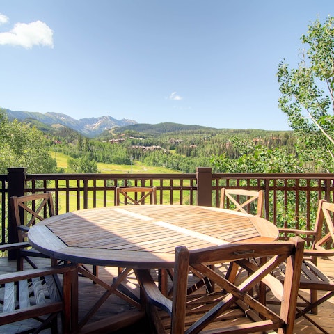 Dine alfresco on the balcony