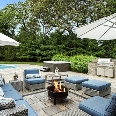 Gather for magical evenings around the fire-pit