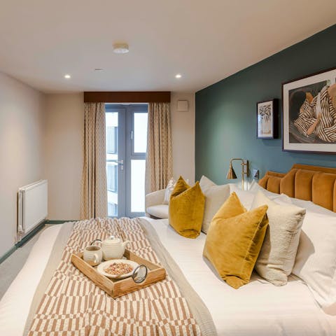 Snuggle up in the bedroom after a busy day in Bristol