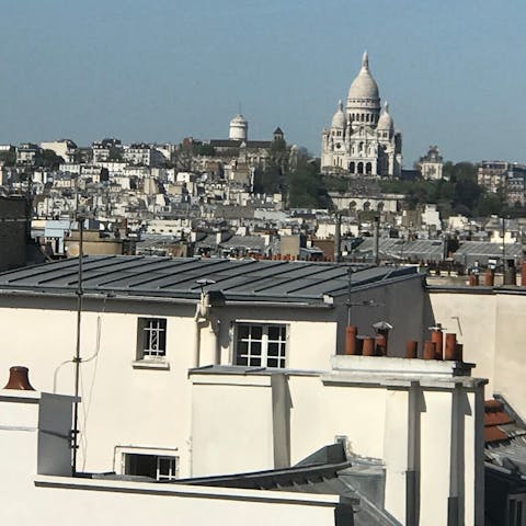 Admire the fantastic views of the Sacré-Coeur from the windows