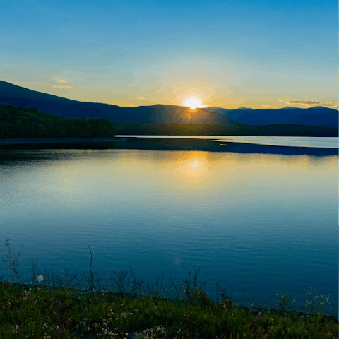 Take the ten-minute drive to the Ashokan Rail Trail and stroll beside the Ashokan Reservoir