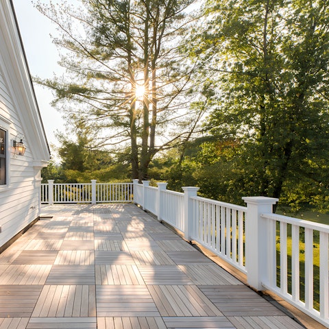 Enjoy the glorious outside space and mountain views