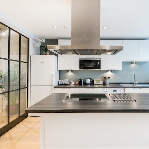 Knock up a lazy brunch in the modern island kitchen