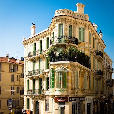 Stay in the heart of Cannes