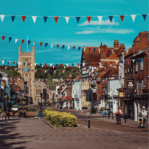 Explore the pretty riverside town of Henley-on-Thames – a twenty-five-minute drive away