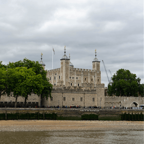 Walk ten minutes to reach the Tower of London and Tower Hill tube station