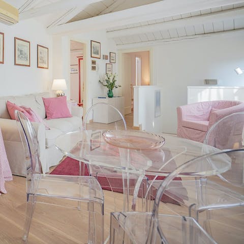 Serve up some local Venitian delicacies at the dining area