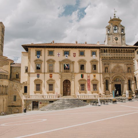 Explore the treasures of Arezzo, including the Piazza Grande, a short stroll away