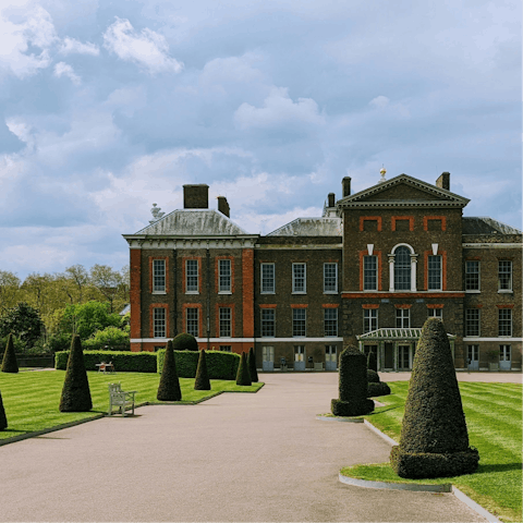 Start your day in Kensington Gardens – a short stroll away