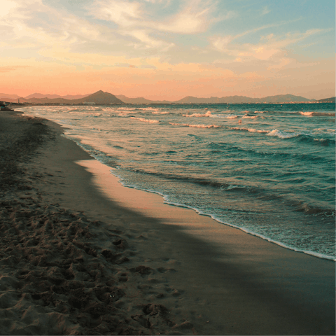 Sink your toes into sand – the beach is less than 1 kilometre away