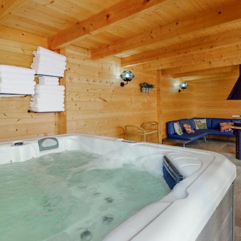 Relax in the evening with your own hot tub
