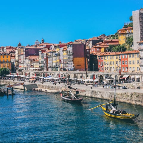 Take a sunset stroll along the Douro River – within walking distance of the home
