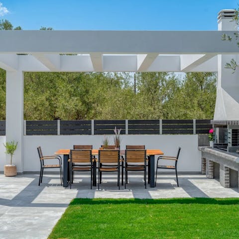 Tuck into sun-dappled brunches, enjoyed alfresco