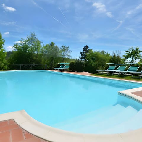 Head to the communal swimming pool for a mid-afternoon dip