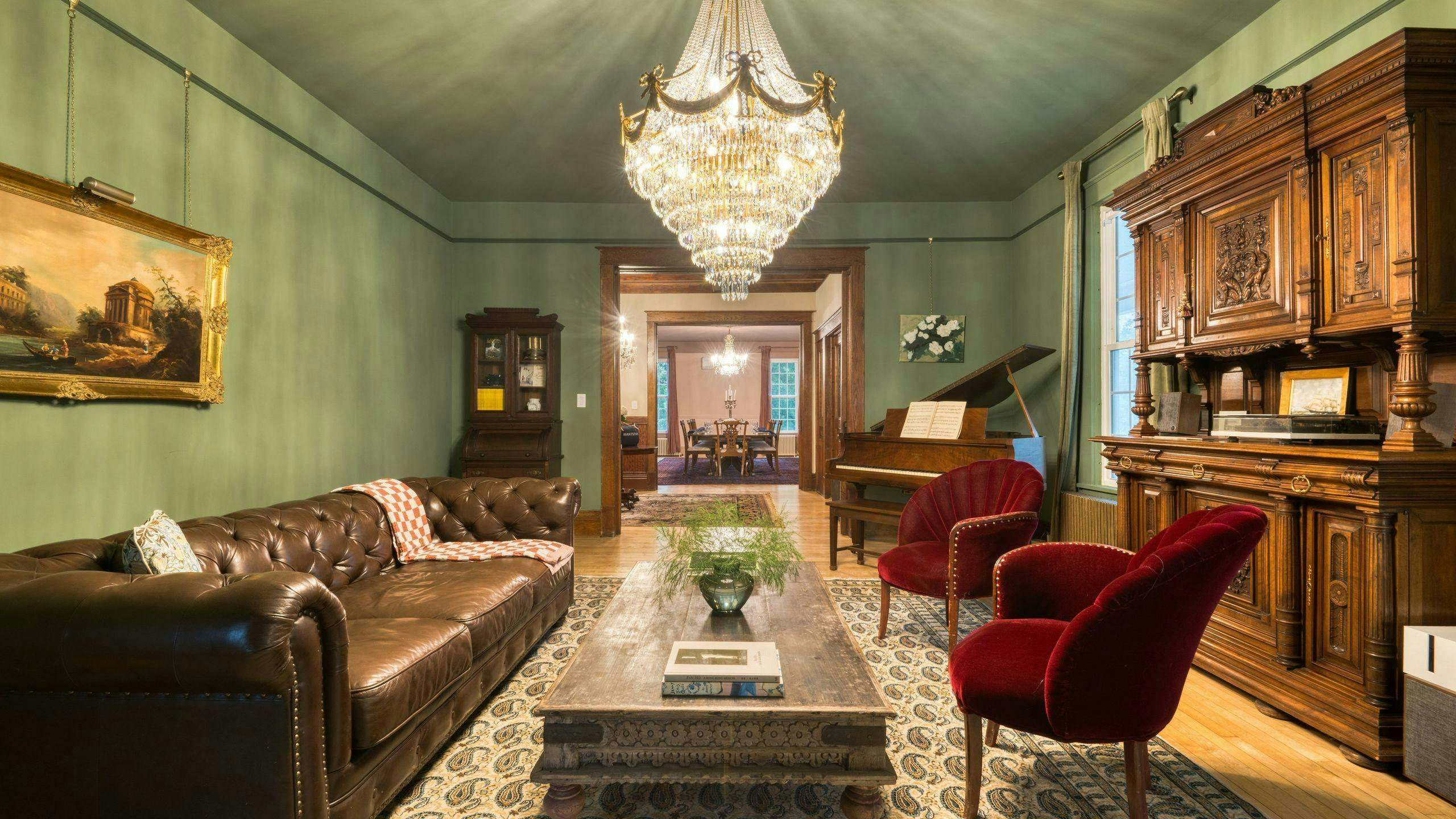 Piano & Chandeliers