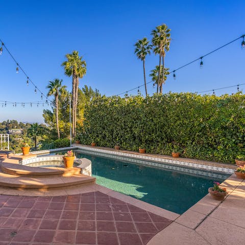 Immerse yourself in the cooling waters of the outdoor pool & enjoy an instant refresh from the Cali sun