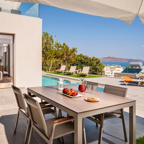 Dine alfresco on some fresh Cretan delicacies