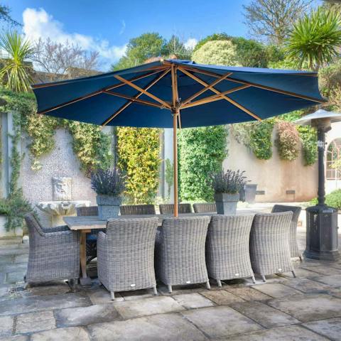 Dial in a private chef and host a summer evening dinner party