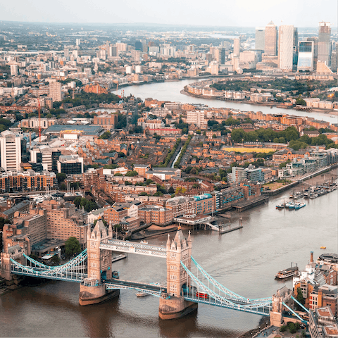 Walk to Tower Bridge in ten short minutes