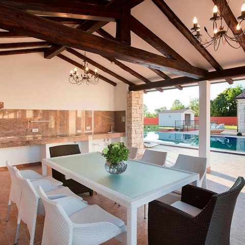 Cook up a storm in the outdoor kitchen