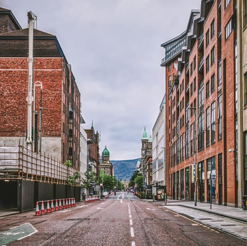 Drive into Belfast's city centre, where fine cultural venues and shops await