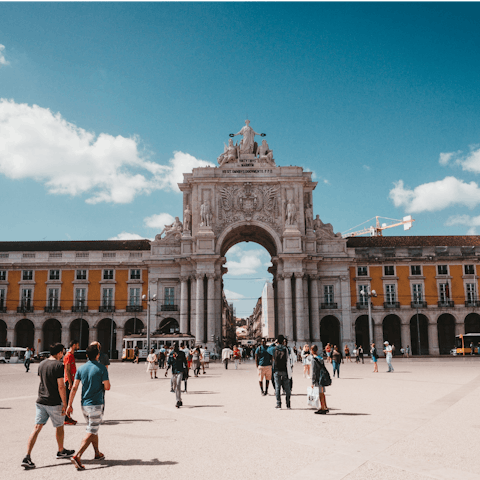 Take the metro to Praça do Comércio and do some sightseeing