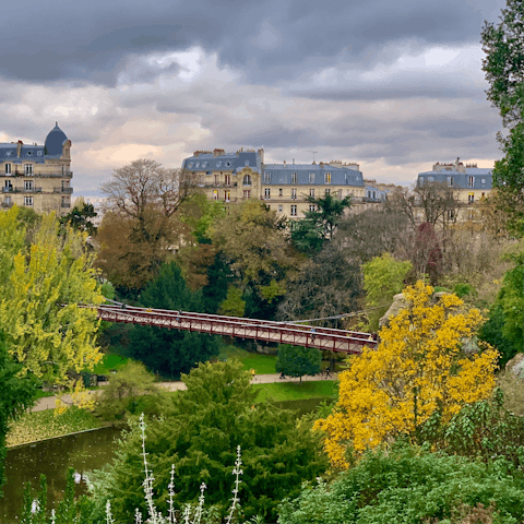 Bank a morning jog at nearby Parc des Buttes-Chaumont