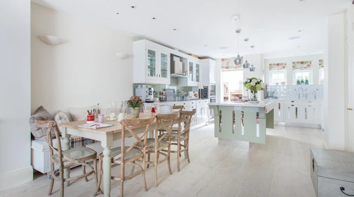 The White Cottage, Kensington, London | Plum Guide